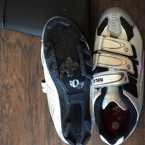 Pearl Izumi women’s cycling shoes & cleats